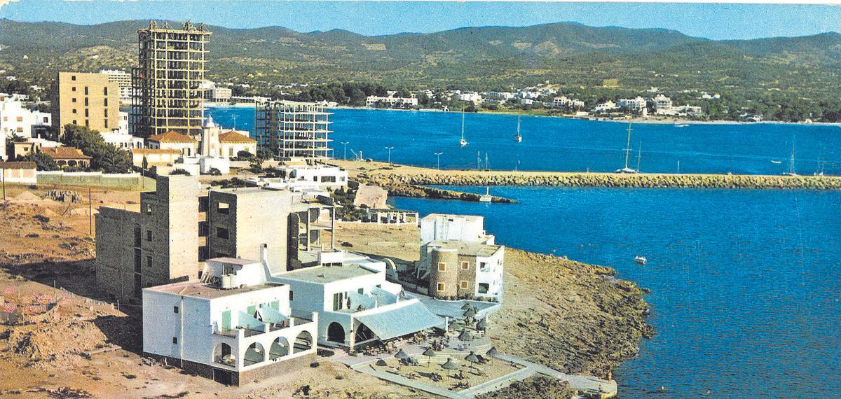 A la izquierda, el Marilina; el el centro, el Catalina; y a la derecha, Can Pons.