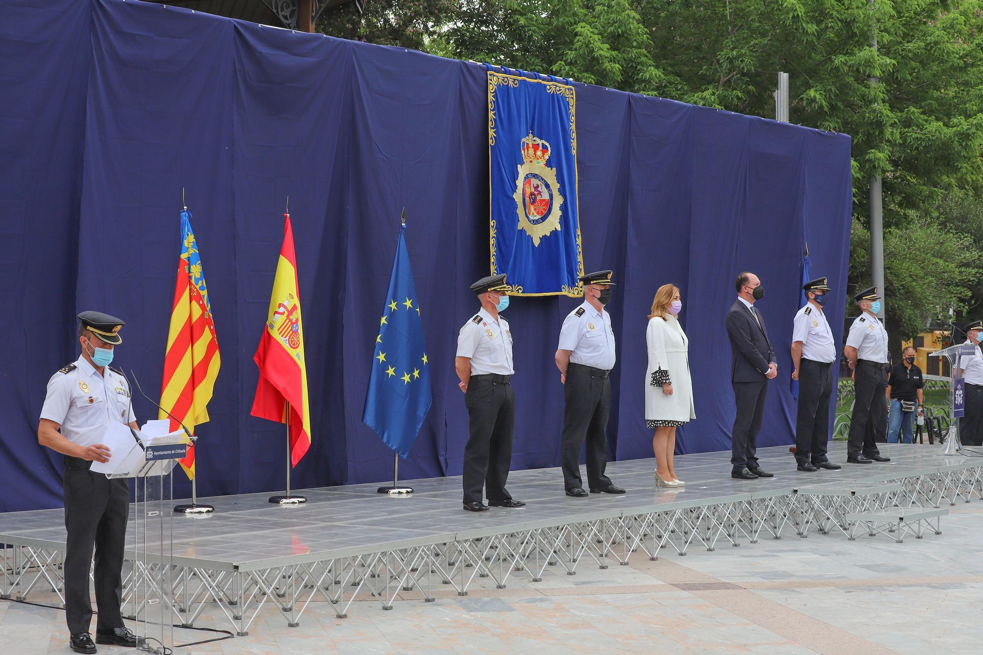 Ceremonia de entrega del bastón de mando  al inspector jefe de la Comisaría de la  Policía Nacional de Orihuela