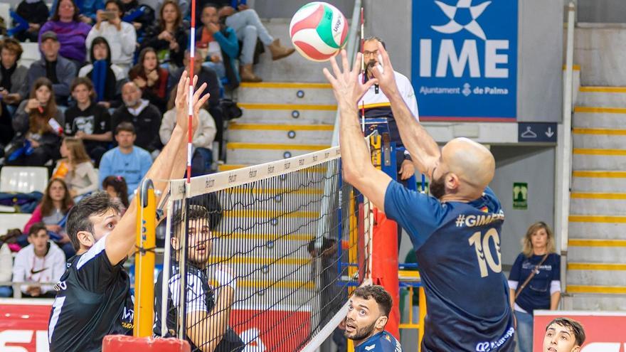 El Voley Palma persigue una plaza para seguir en la Superliga