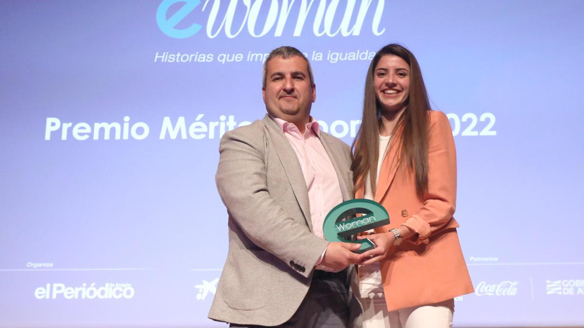 La joven atleta Mireya Arnedillo fue la ganadora del premio eWoman 2022 al Mérito Deportivo.