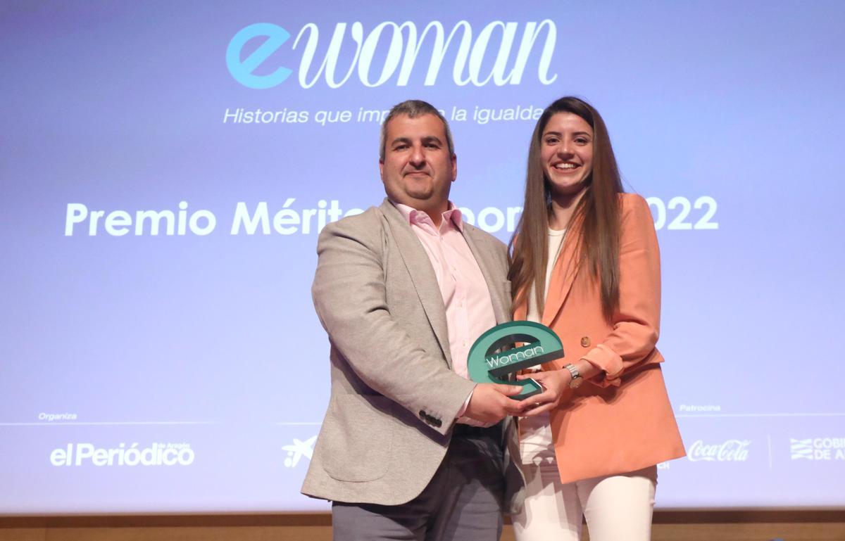 La joven atleta Mireya Arnedillo fue la ganadora del premio eWoman 2022 al Mérito Deportivo.