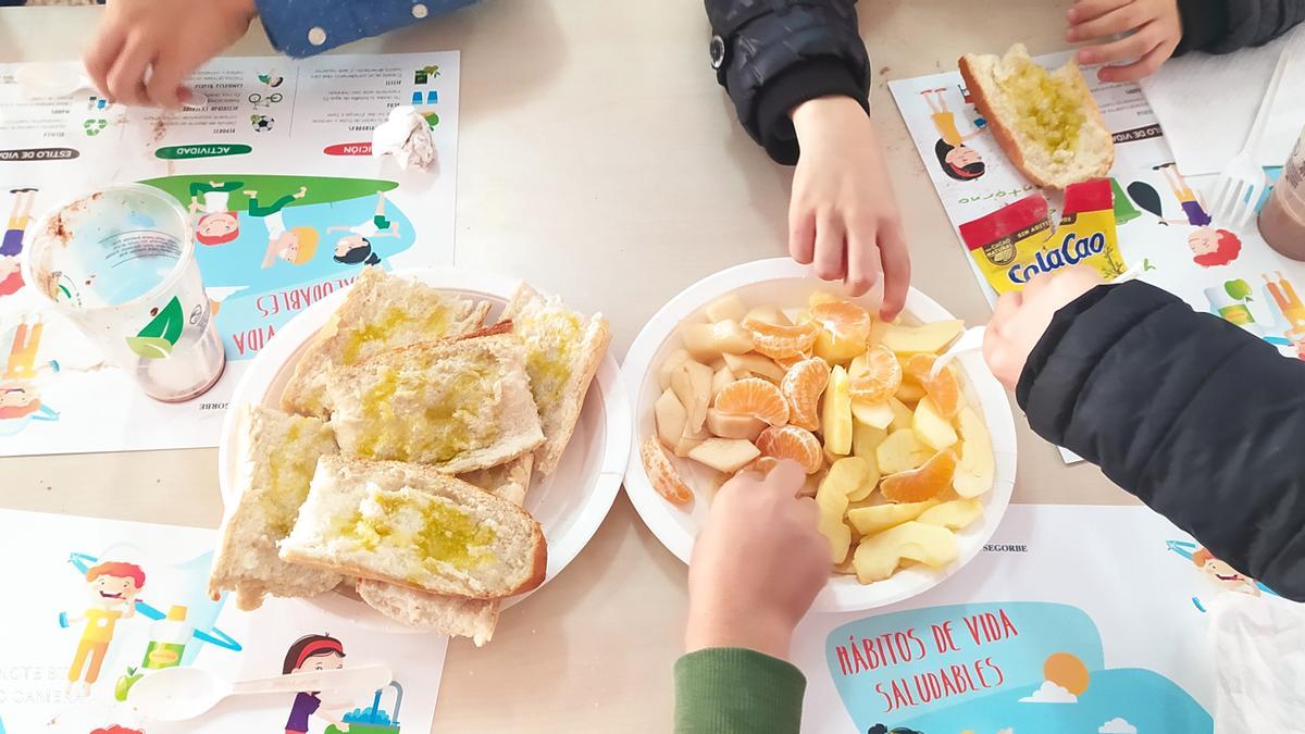 Los alumnos de Segorbe han aprendido en qué consiste un desayuno saludable.