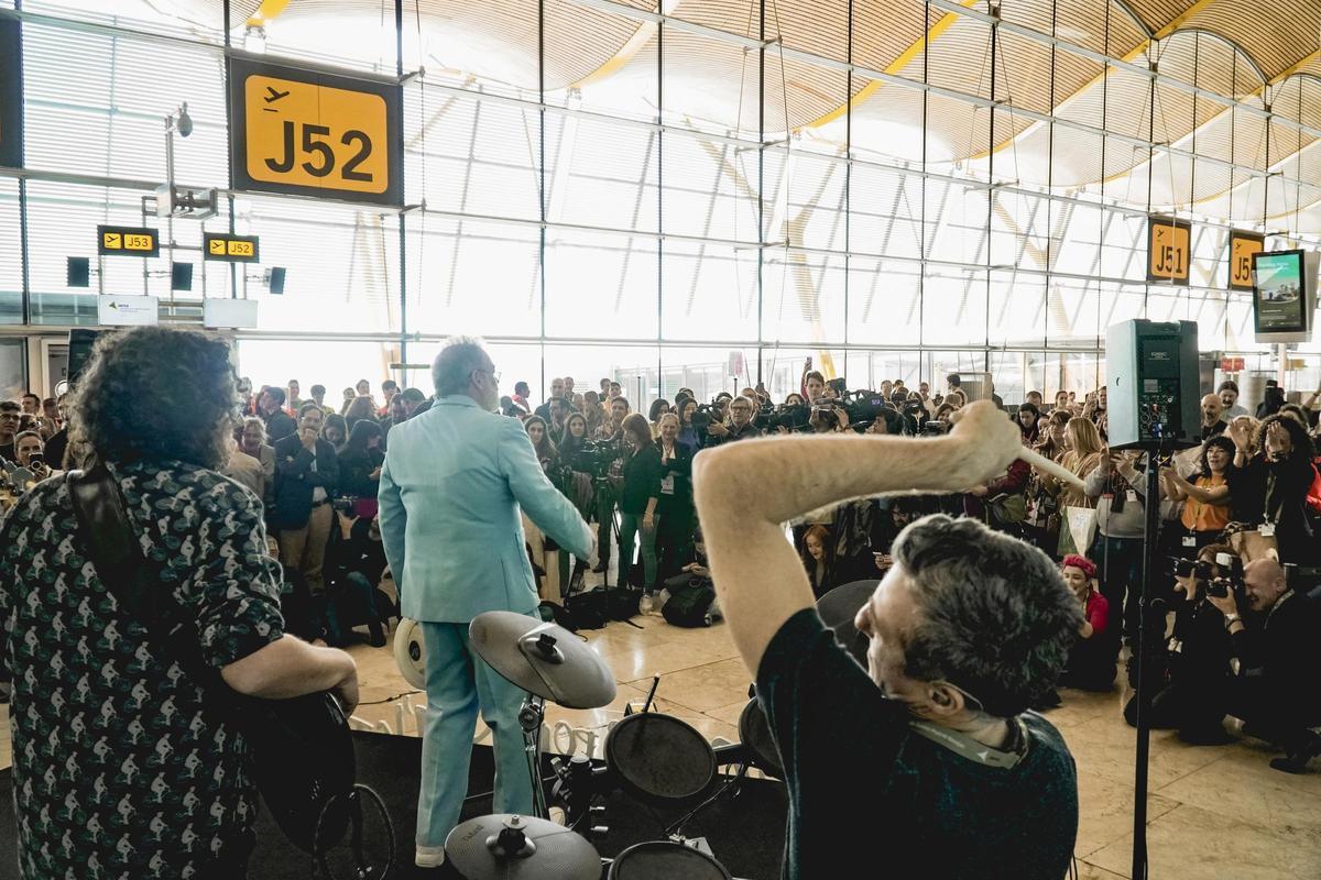 Actuación en la T4 del aeropuerto madrileño.