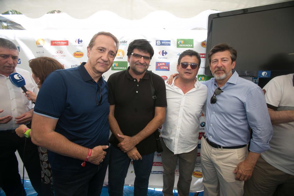 El vicealcalde de Alicante, Miguel Ángel Pavón, y el director del diario INFORMACIÓN, Toni Cabot, junto a José Carlos Pérez y Fernando Álvarez, de Coca Cola.