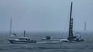 La falta de viento cancela la primera regata puntuable de la Copa América de vela de Vilanova i la Geltrú