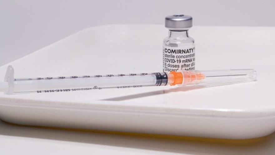 Un estudio prueba que la vacuna de Pfizer protege contra las variantes británica y sudafricana