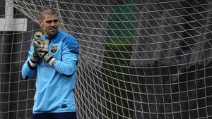 Víctor Valdés, en su última temporada como portero del Barça, hace cinco años