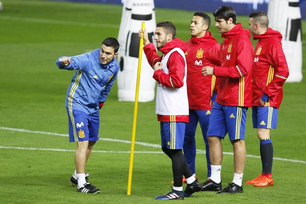 Entrenamiento de la selección española en El Molinón.