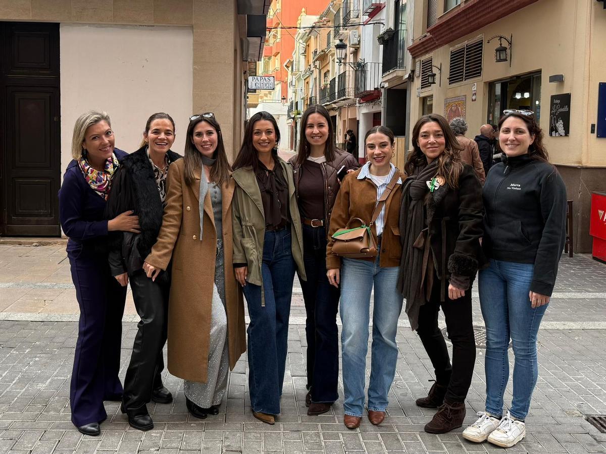 Na Violant asistentes a la comida de 'germanor'.