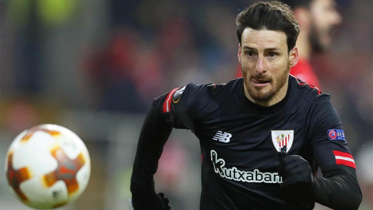 Aduriz, con la camiseta del Athletic