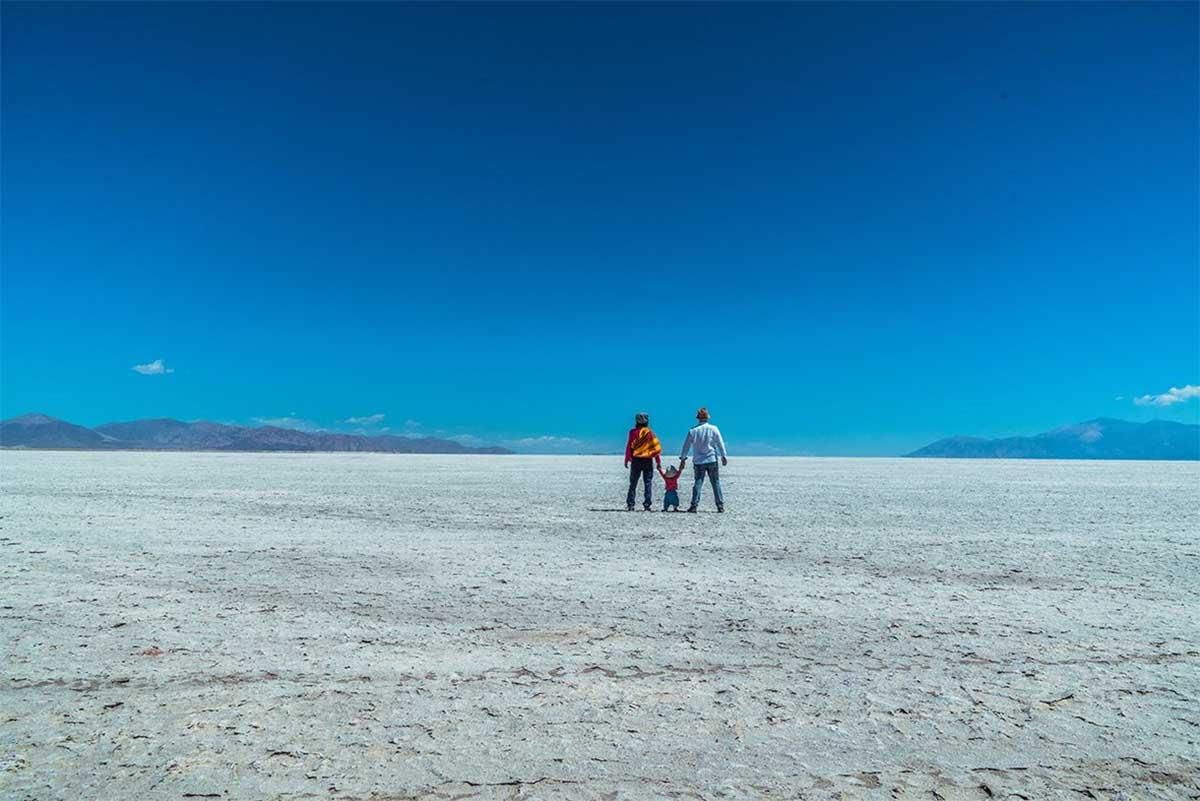 La familia viajera nómada formada por Rubén, Lucía y Koke
