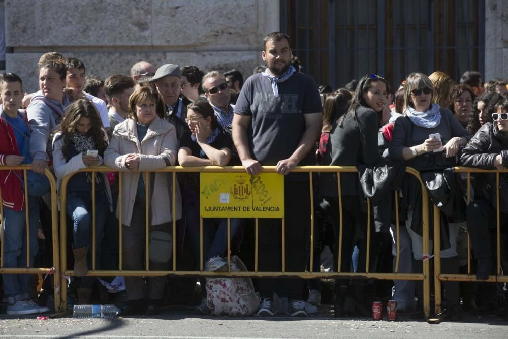 Búscate en la mascletà del 8 de marzo