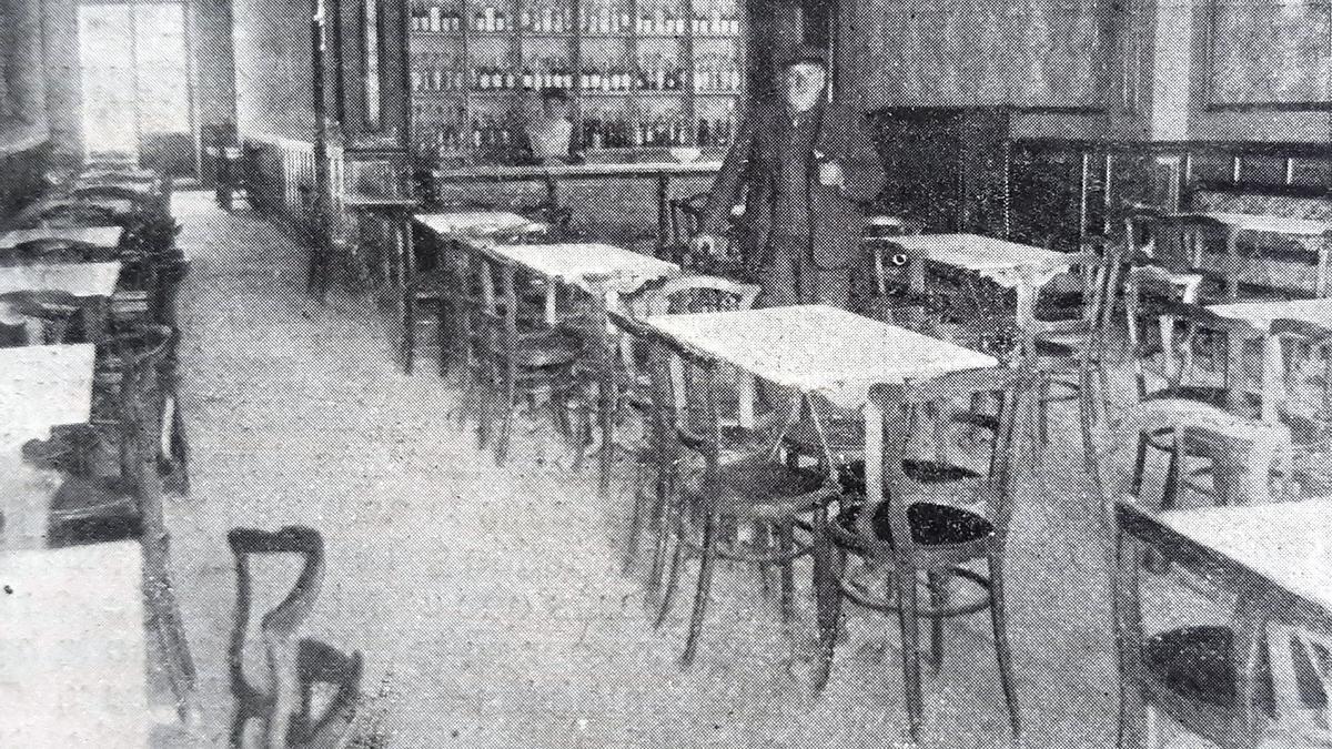 Imagen del interior del Café Colón de Orihuela ( 1908 )