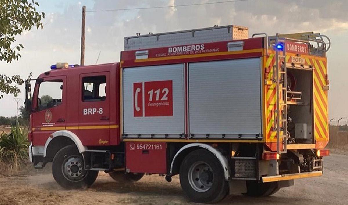 Archivo - Camión de bomberos de Dos Hermanas. Imagen de archivo.