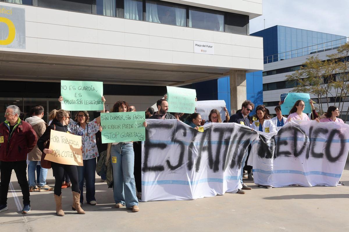 Todas las imágenes de la primera jornada de huelga de médicos en Ibiza