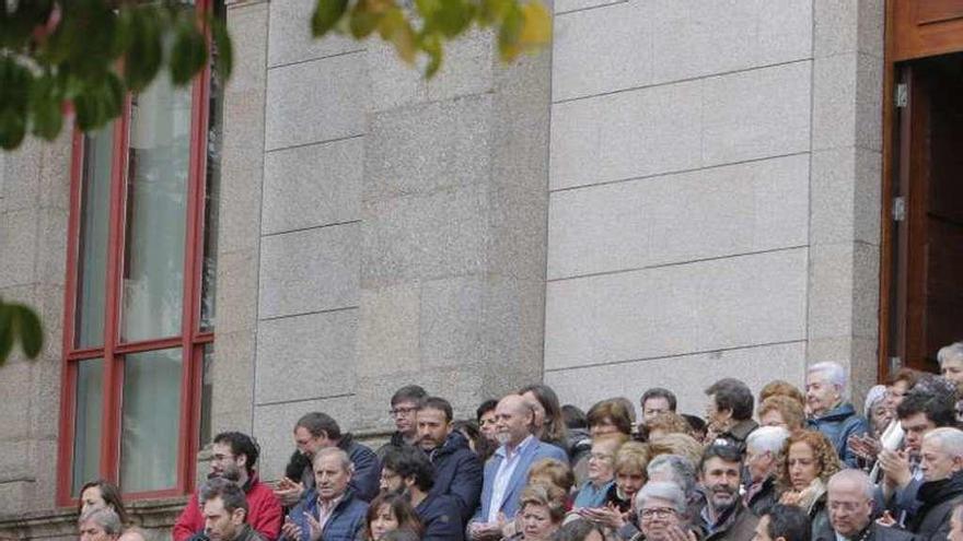 Concentración de solidaridad en el Parlamento de Galicia. // X. Álvarez