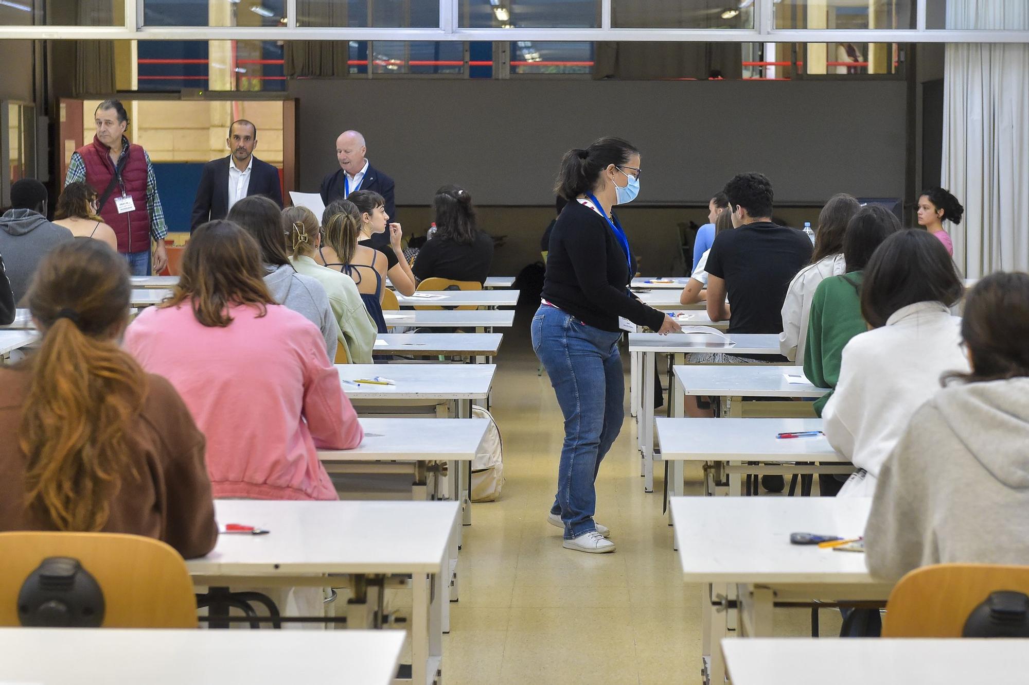 Primer día de la prueba extraordinaria de la EBAU 2022 en la ULPGC