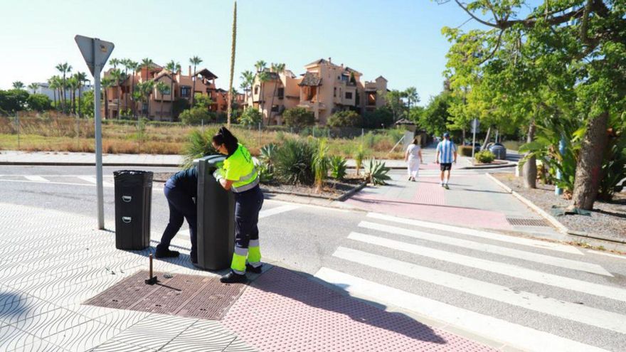 Habilitan cien papeleras para mejorar la limpieza en Marbella