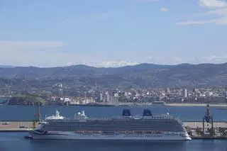Estos son los dos nuevos cruceros que harán escala en Gijón esta semana