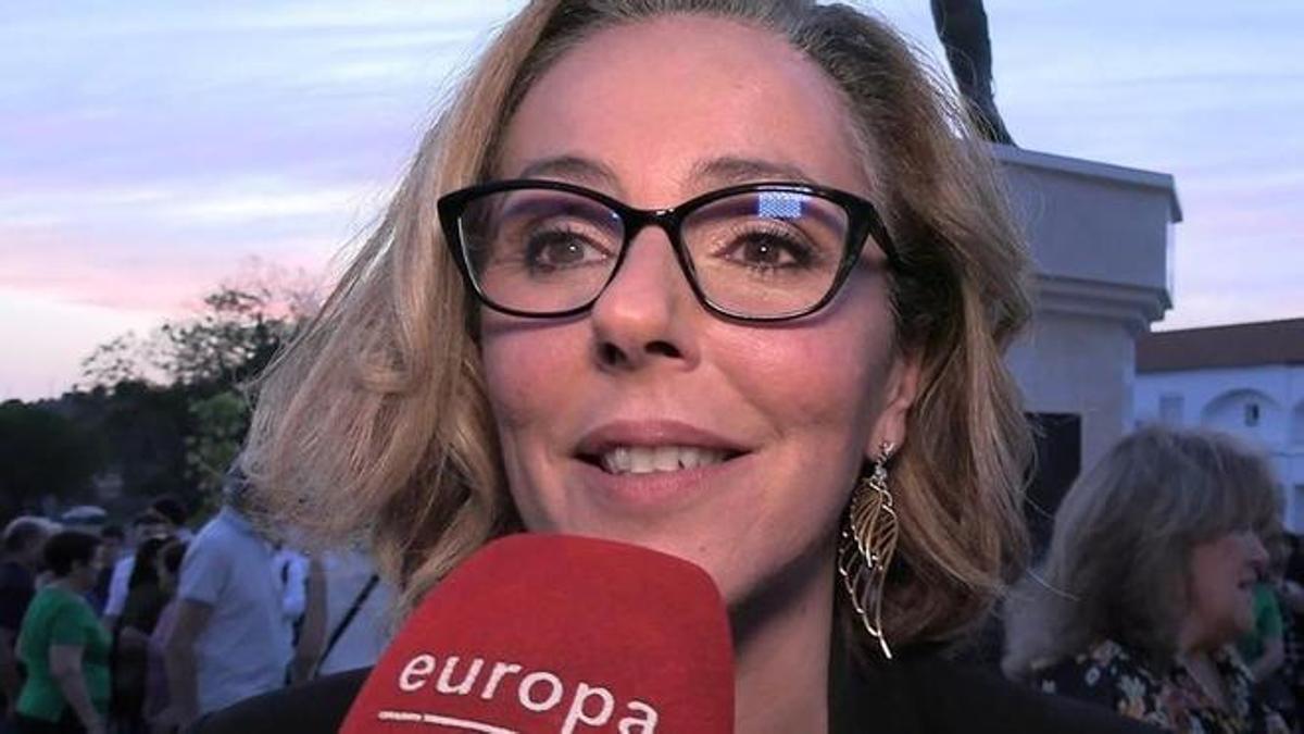 ROCÍO CARRASCO EN LA INAUGURACIÓN DE UN MONUMENTO A SU PADRE, PEDRO CARRASCO, EN ALOSNO