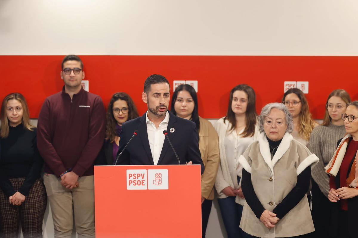 Bielsa presenta su candidatura de forma oficial en València