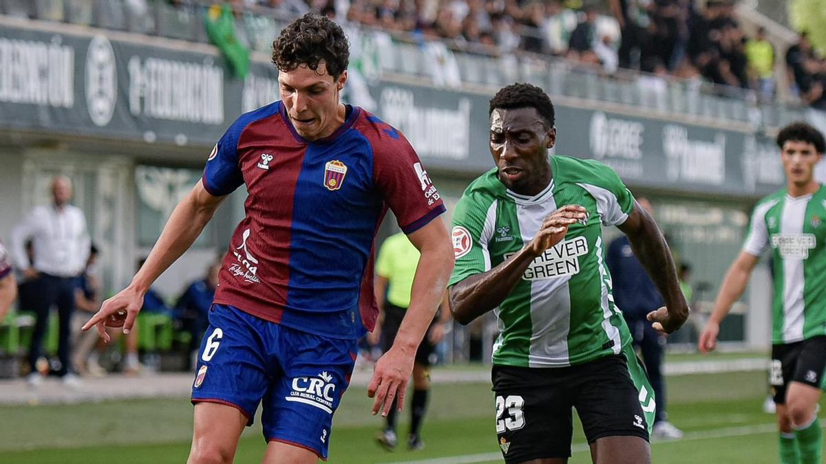 Borja Calvo renueva con el Eldense hasta 2028