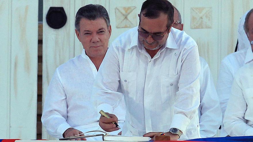 El Gobierno colombiano y las FARC firman la paz