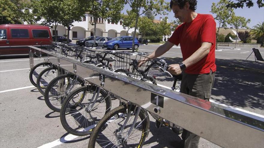 Cáceres estudia dos servicios de alquiler de bicis eléctricas