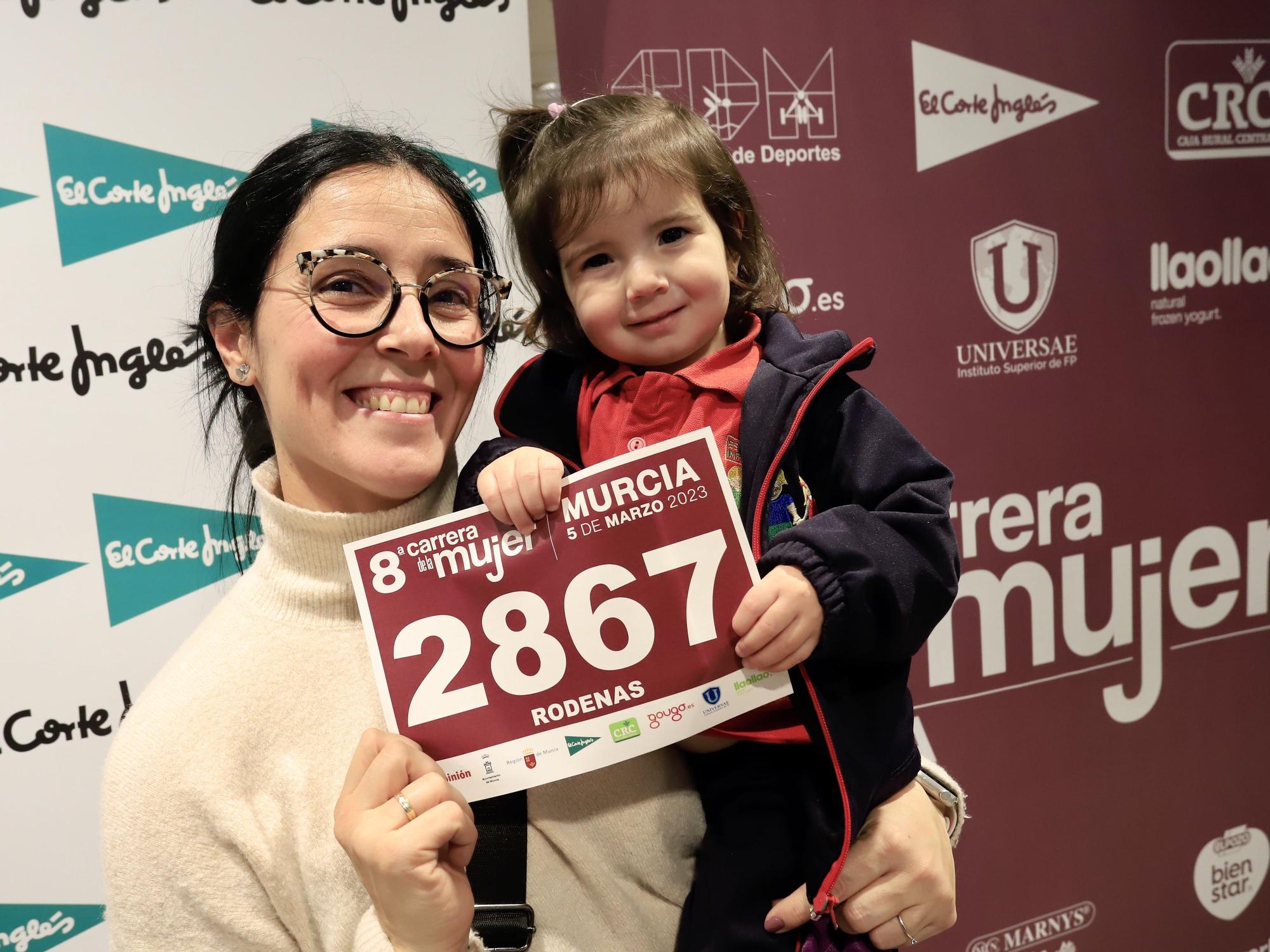 Entrega de dorsales de la Carrera de la Mujer de Murcia 2023 (jueves por la tarde)