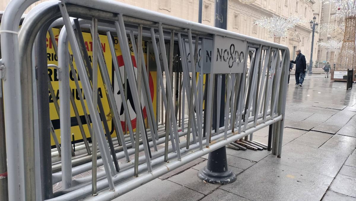 Vallas para el Plan de Navidad en la Avenida de la Constitución de Sevilla