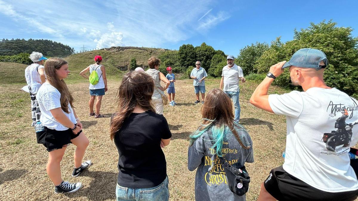 EN IMÁGENES: Castrillón abre las puertas del Castillo de Gauzón para visitas guiadas