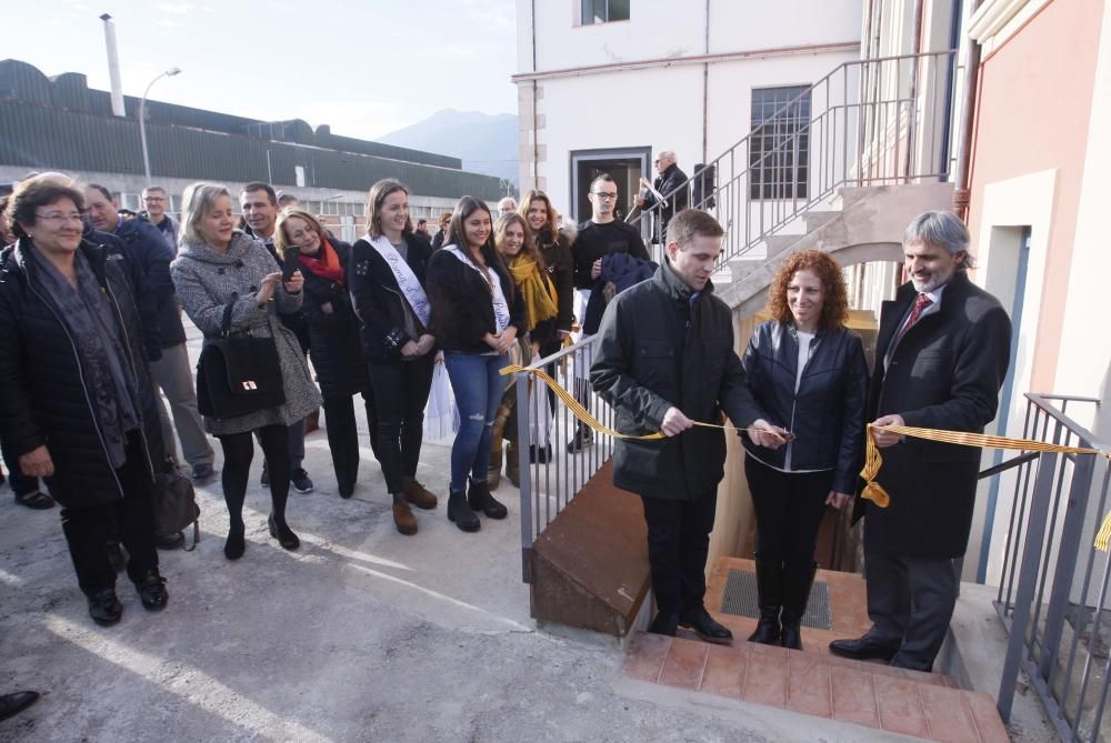 Anglès inaugura les calderes de la Burés durant la Fira de Sant Antoni