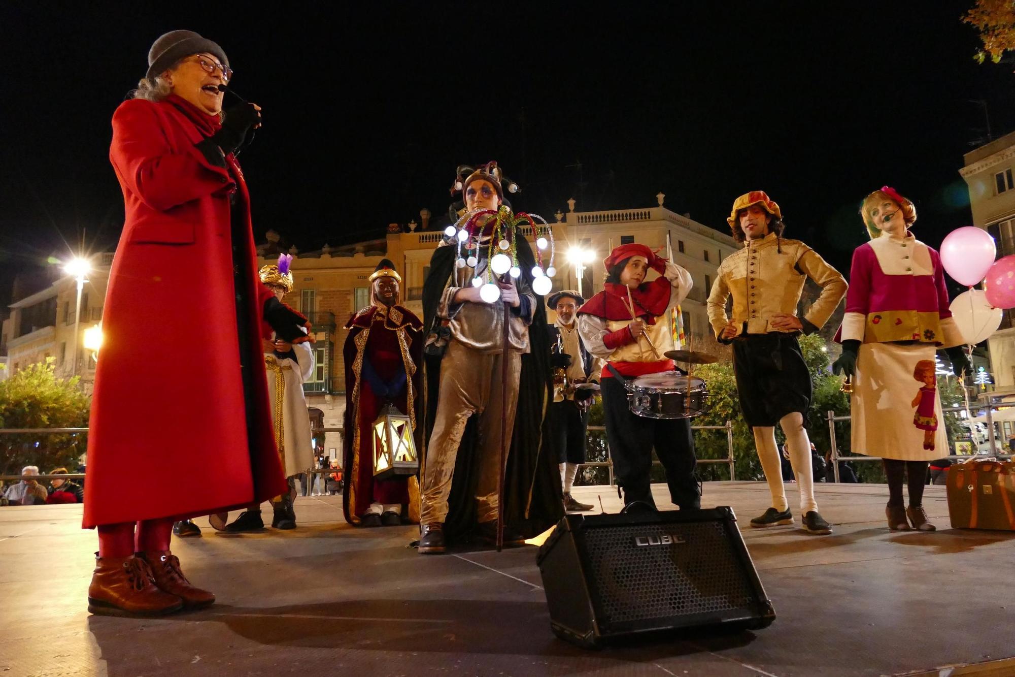 En Fumera, la Nadalina, el Tió i els capgrossos coincideixen al centre de Figueres