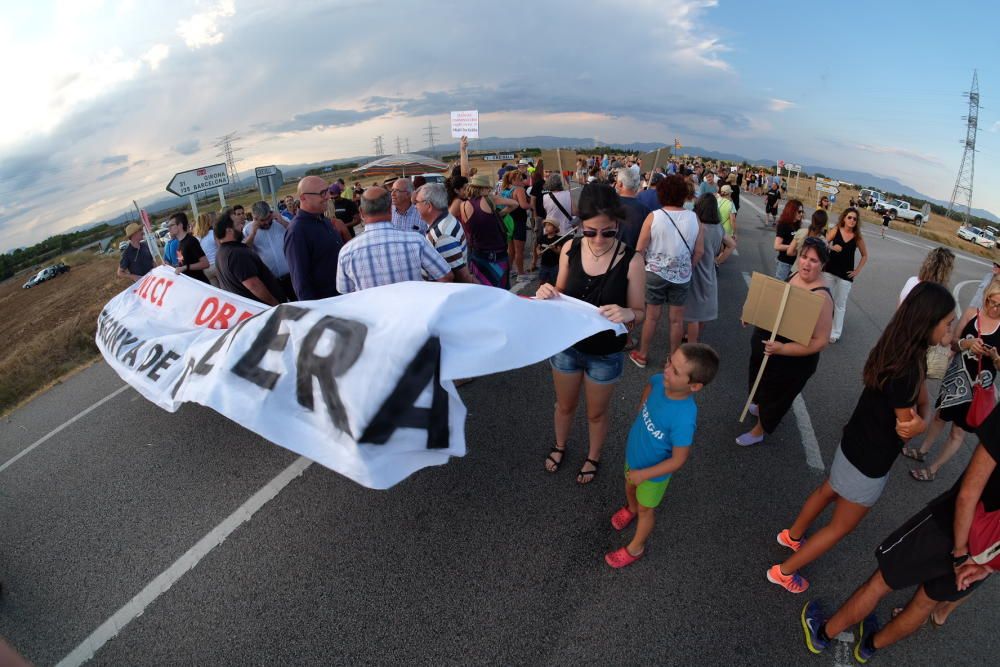 Clam veïnal a l''N-II el retard de les obres