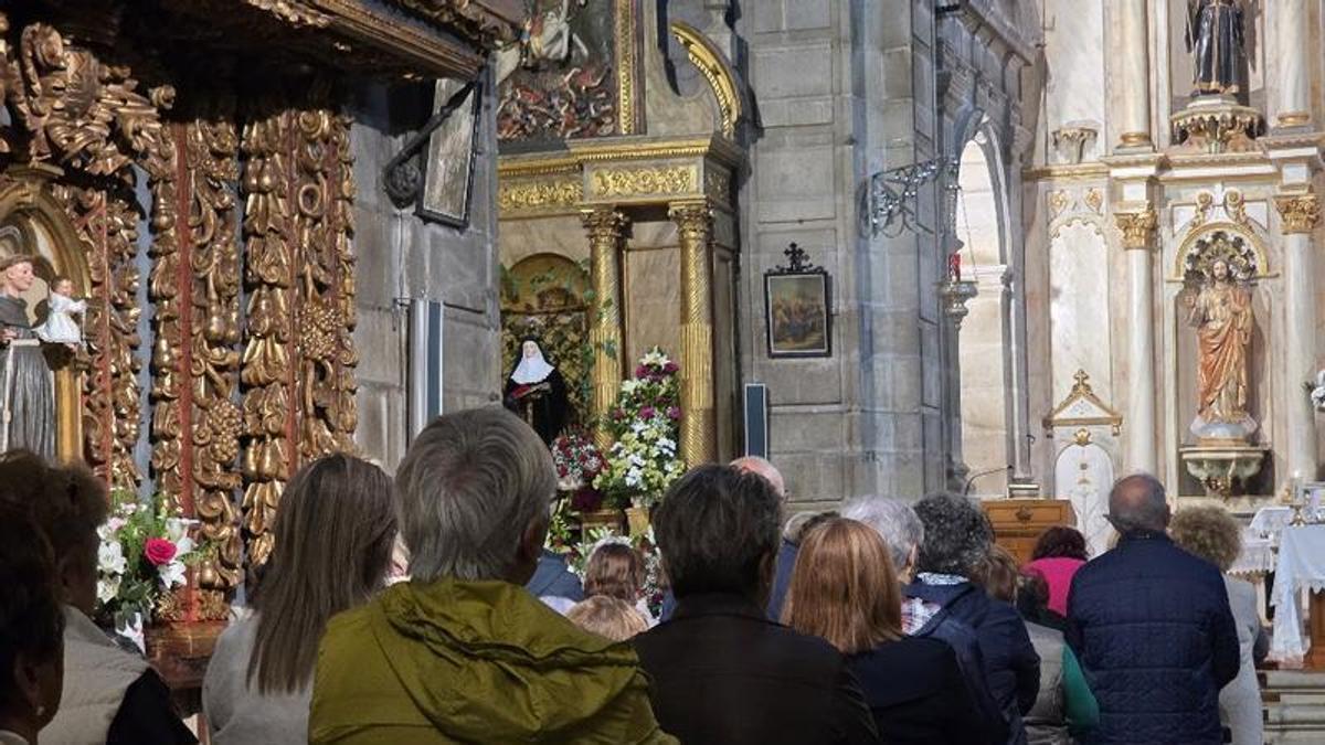 La imagen de Santa Rita durante su novena.
