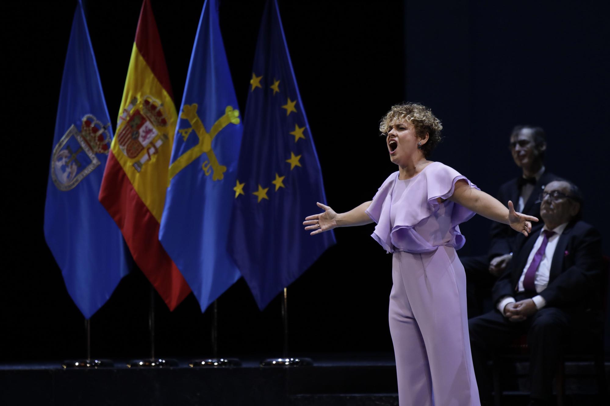 Entrega de la Medalla de Oro de la ciudad a la Fundación Ópera de Oviedo