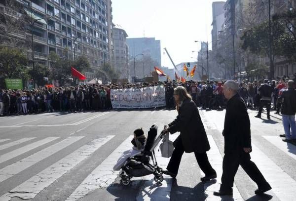 Imágenes de la jornada de huelga estudiantil en Zaragoza