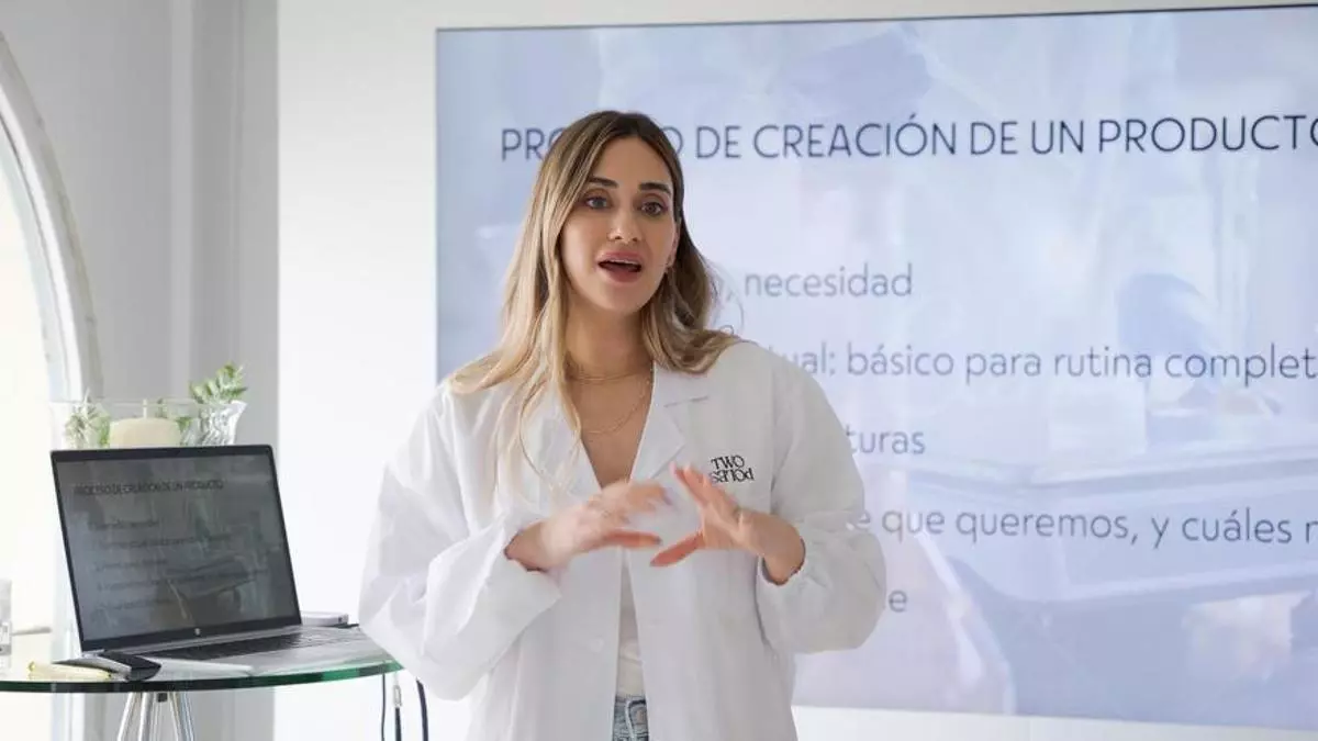 Anna Fuster, experta en dermofarmacia: "Es importante hacer un uso adecuado de las concentraciones cosm谷ticas. M芍s no siempre es mejor"