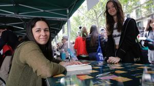 La superventas Alice Keller firma libros por Sant Jordi