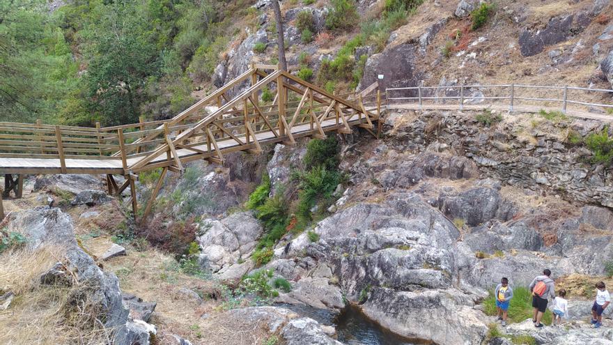 El recóndito Pozo do Arco: el puente que salva una profunda poza