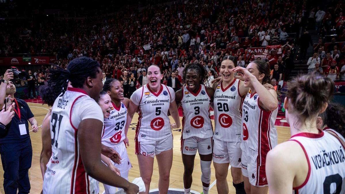 Así ha celebrado el Casademont Zaragoza su victoria ante el Praga en el Príncipe Felipe