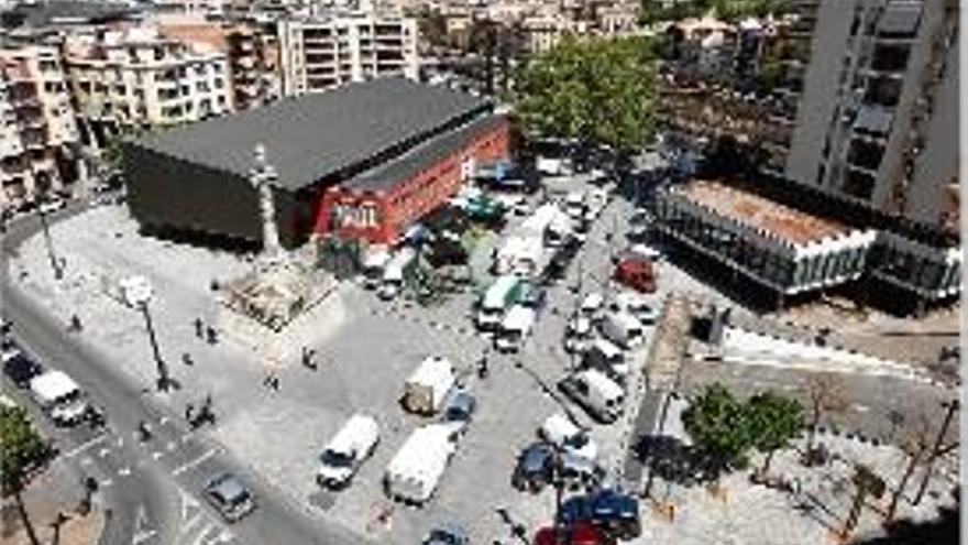 Restringeixen l&#039;accés de vehicles a la plaça del Lleó
