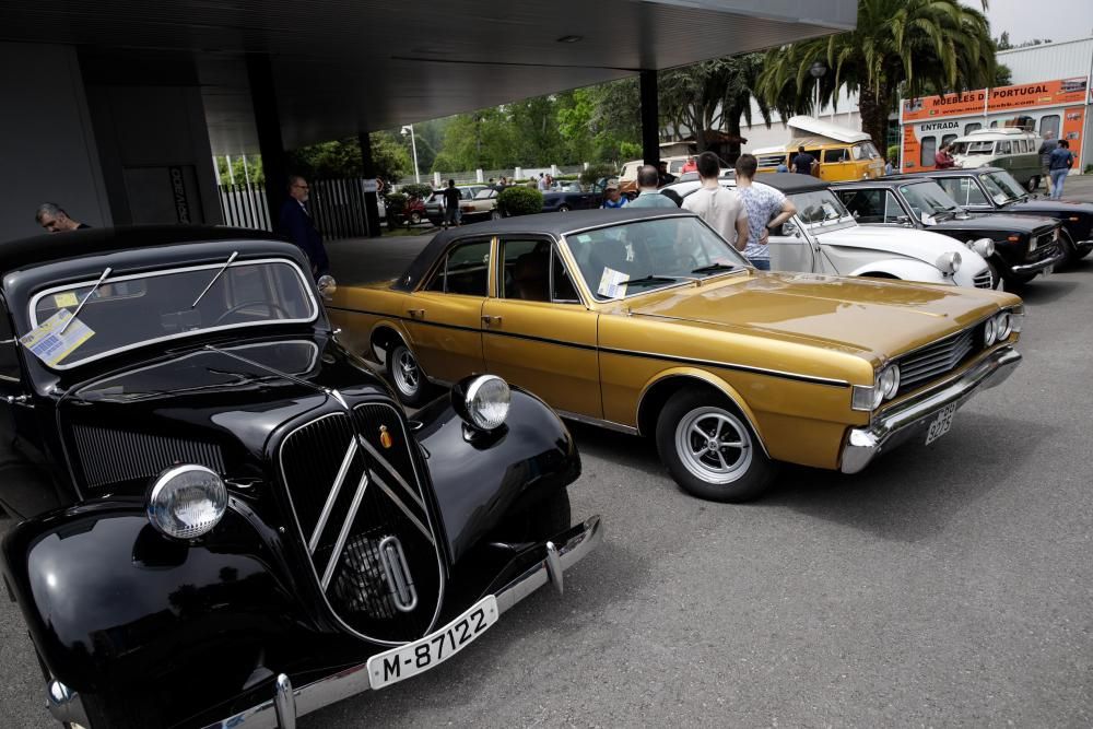 Exposición de coches clásicos en Gijón
