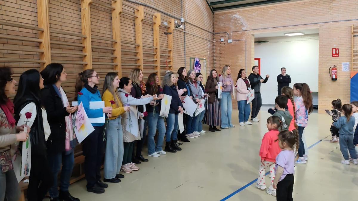 8M en el CEIP Miralbaida.