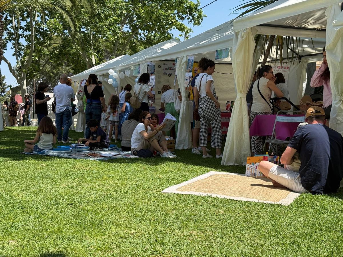 Casetas de la Feria del Libro de Riba-roja de Túria.