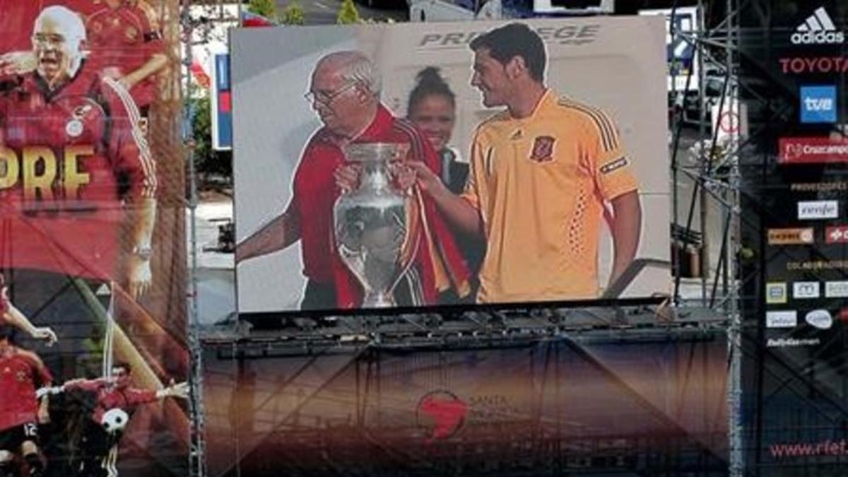 Fiesta por el título de la Eurocopa del 2008 en Madrid.