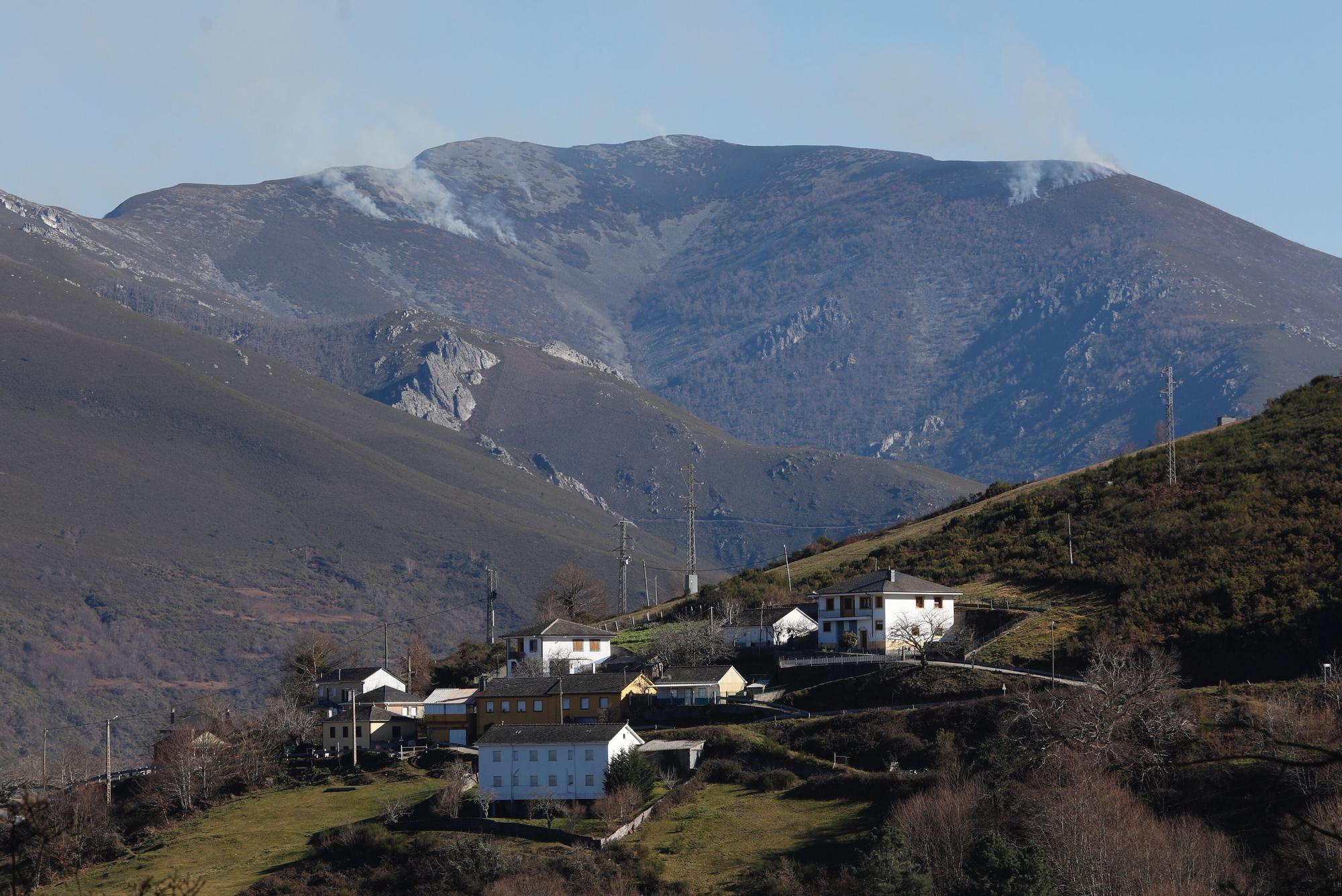 EN IMÁGENES: Así ha sido la extinción del incendio de Muniellos