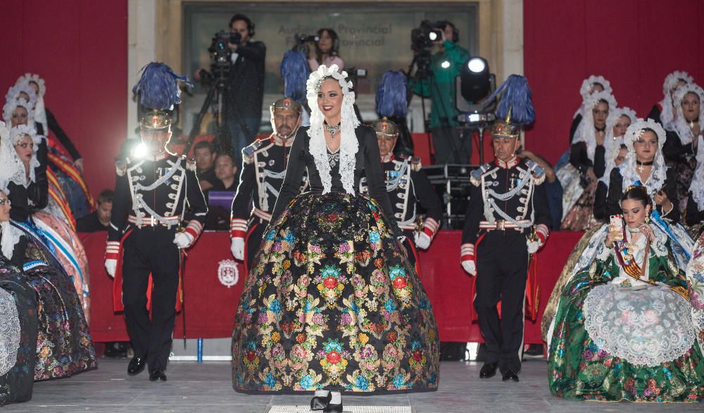 Isabel Bartual proclamada Bellea del Foc 2019.