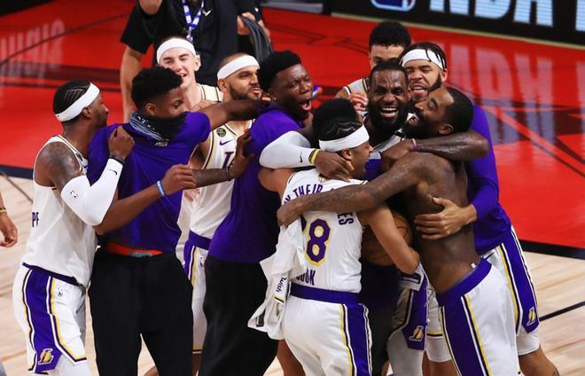 Los Ángeles Lakers se proclaman campeones de la NBA 2020 tras destrozar a los Miami Heat (106-93) en el sexto partido de las finales NBA. Conquistan así el 17º anillo de la historia de la franquicia.