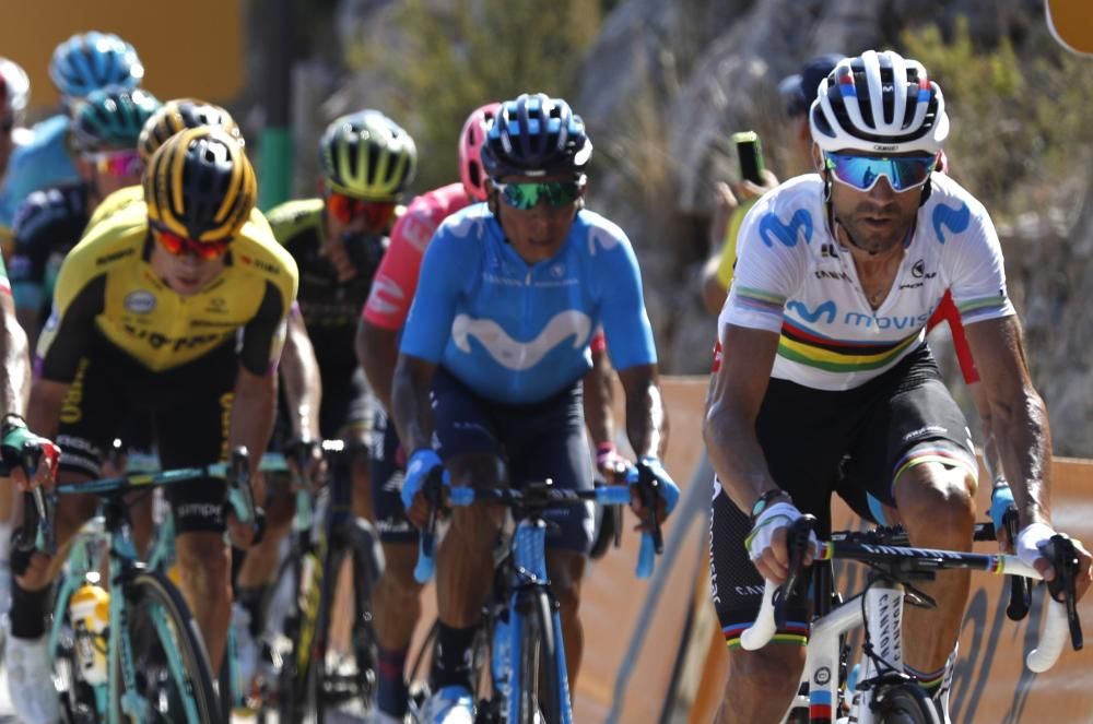 El ciclista colombiano del Movistar se adjudica en solitario la segunda etapa tras escaparse a tres kilómetros de la meta situada en la avenida de los Ejércitos